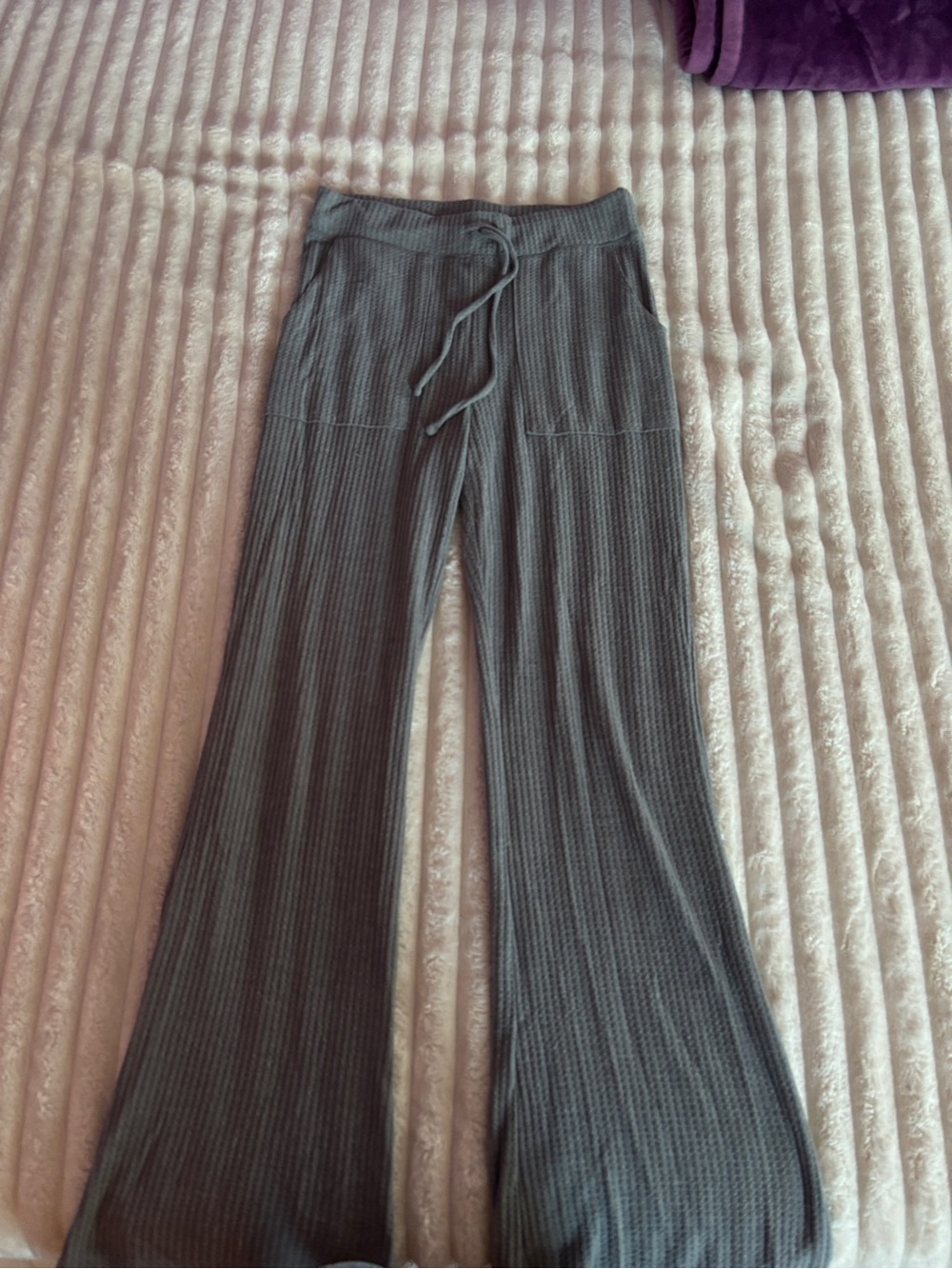Aeropostale waffle flare Knit Pants in Charcoal Gray